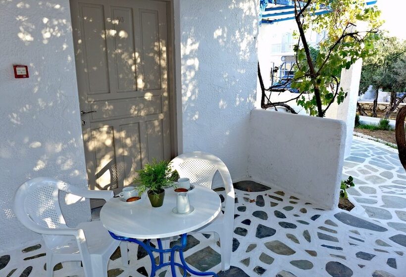 بنجلو عائلى, Amaryllis Beach