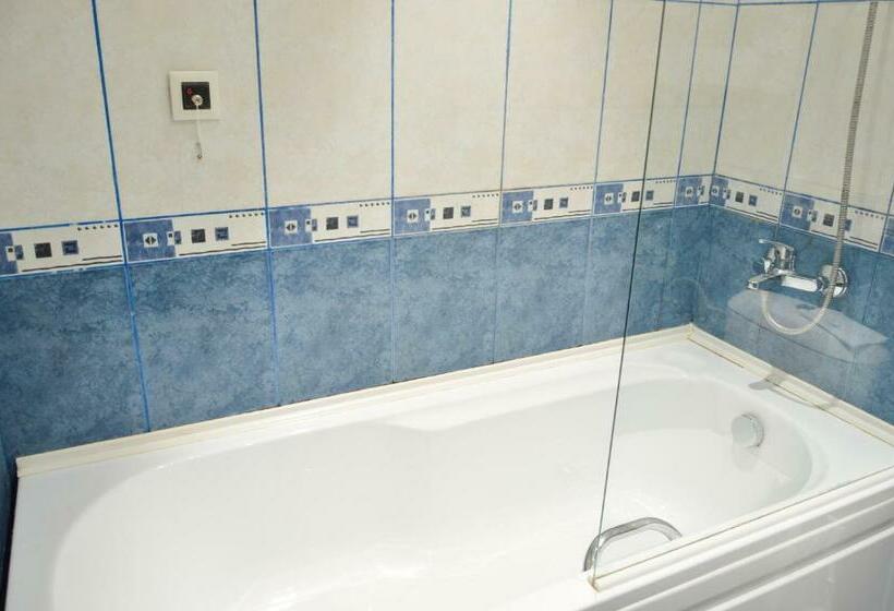 家庭间, Aphrodite