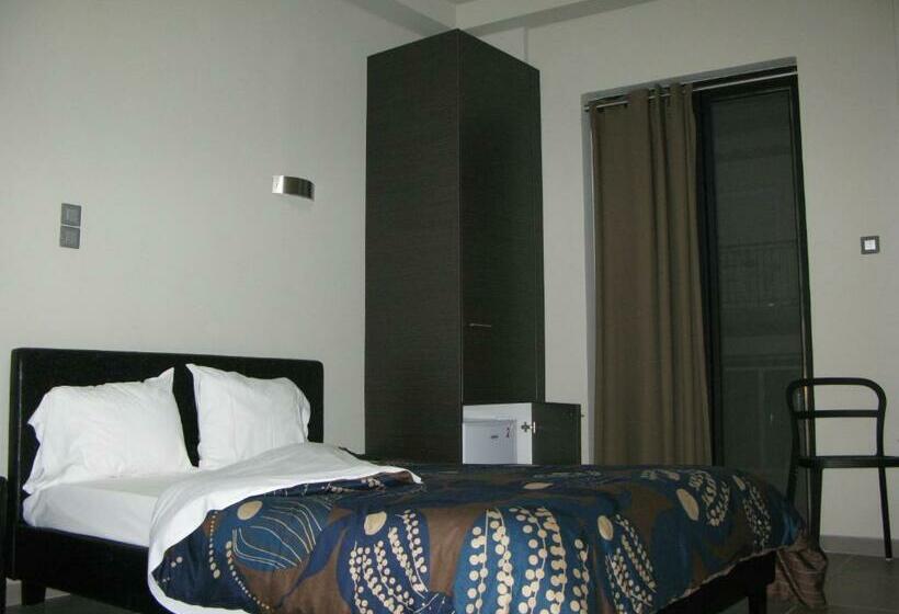 标准三人间, Argolis