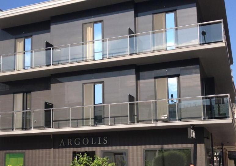 四人标准间, Argolis