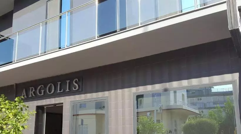 اتاق استاندارد چهار تخته, Argolis