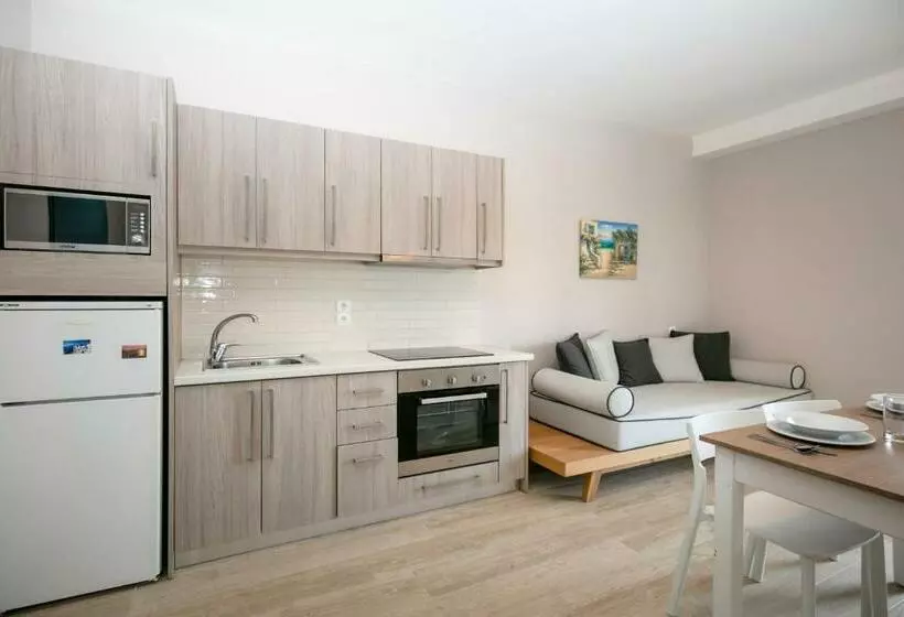 آپارتمان 2 خوابه با چشم‌انداز دریا, Electra Apartments