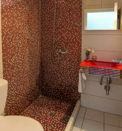استودیوی استاندارد, Electra Apartments