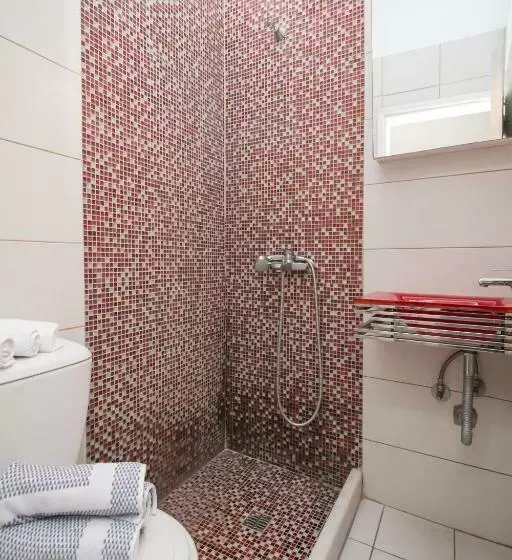 استودیوی استاندارد, Electra Apartments