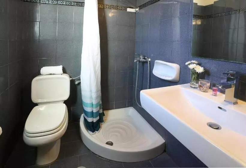 بانگلوی خانوادگی با چشم‌انداز دریا, Electra Apartments