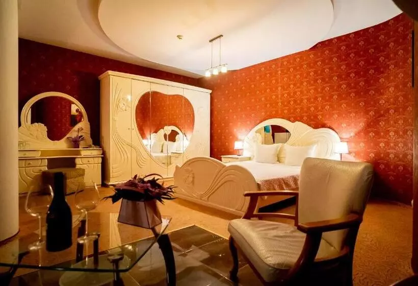 Suite, Globus