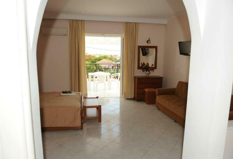 スーペリアスタジオ, Jenny