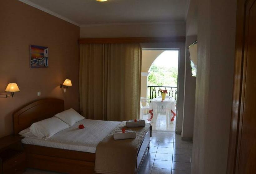 プールの見える1ベッドルームアパートメント, Jenny