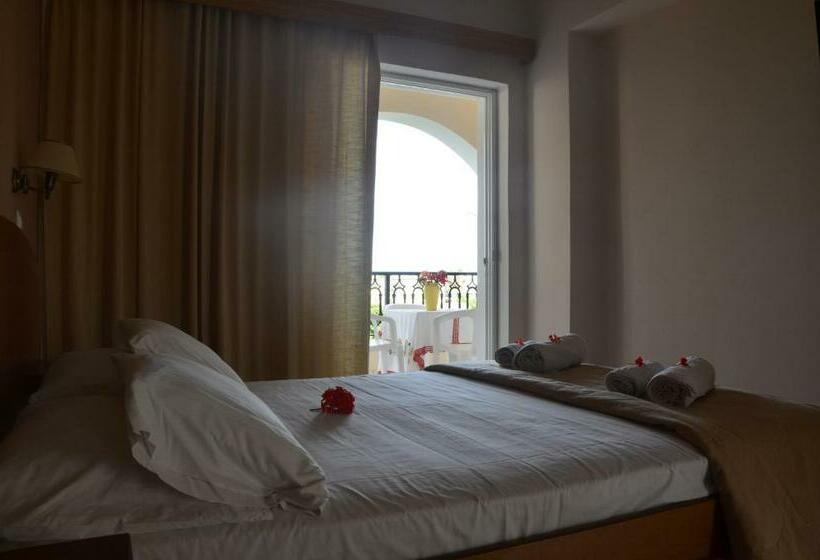 プールの見える1ベッドルームアパートメント, Jenny