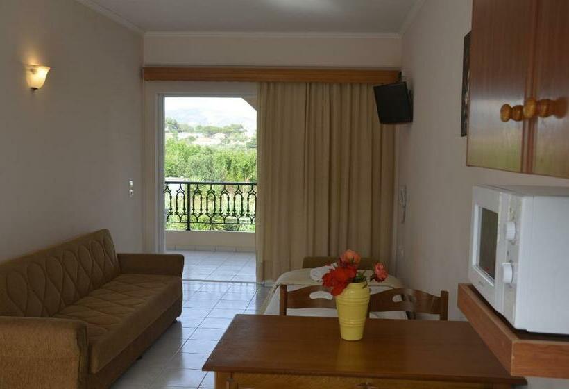 プールの見える1ベッドルームアパートメント, Jenny