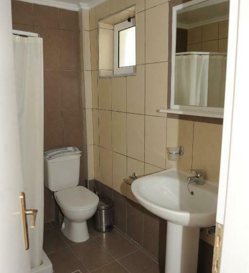 スーペリアスタジオ, Jenny