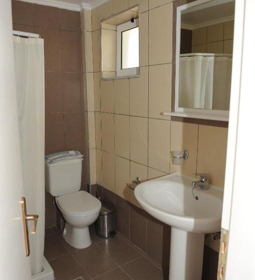 プールの見える1ベッドルームアパートメント, Jenny