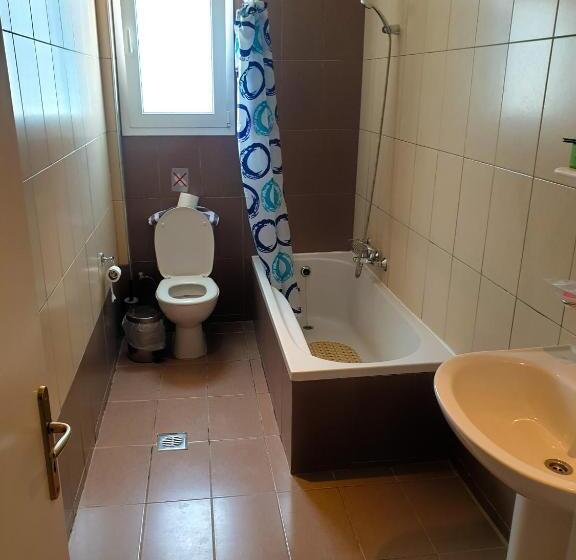 スーペリアスタジオ, Jenny