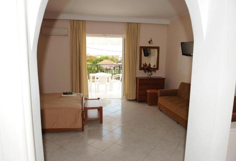 プールビュースタンダードステューディオ, Jenny