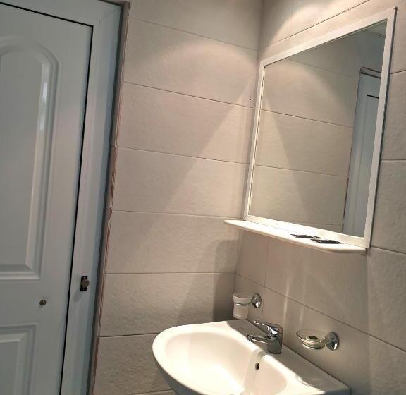 プールビュースタンダードステューディオ, Jenny