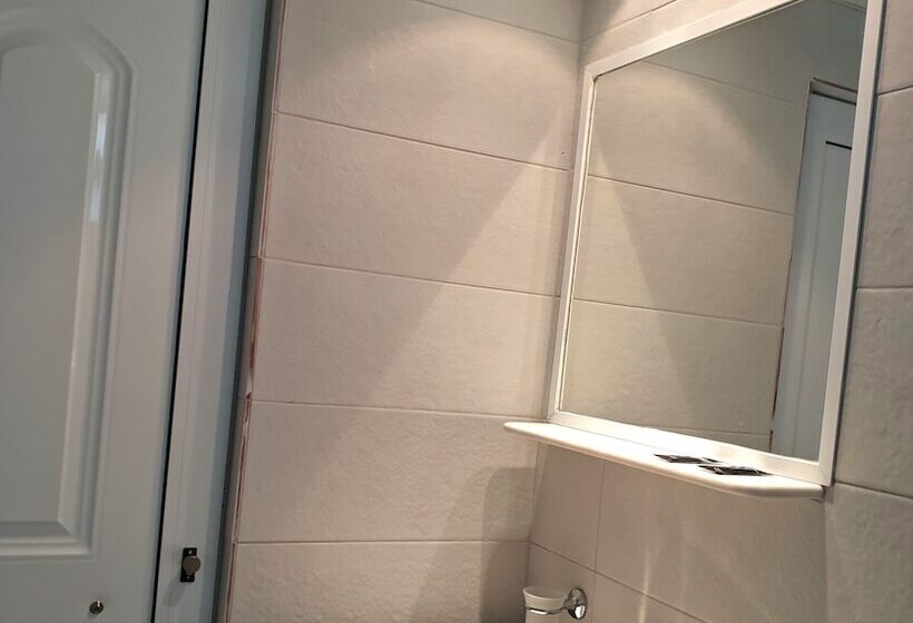 プールビュースタンダードステューディオ, Jenny