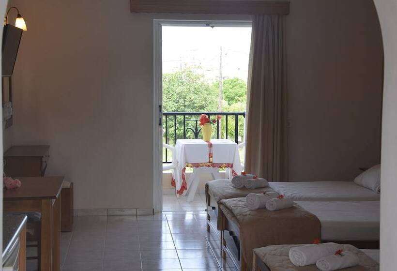 プールビュースタンダードステューディオ, Jenny