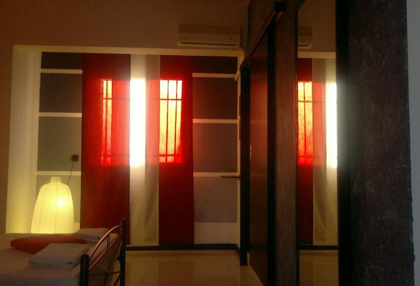 디럭스 룸, Karmik Concept Apartments