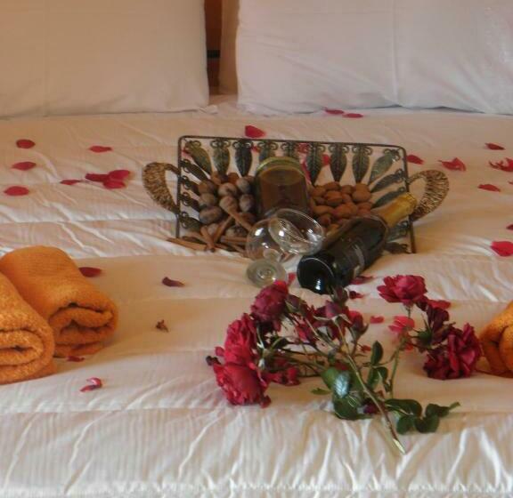 סוויטת ג'וניור, Koustenis Village