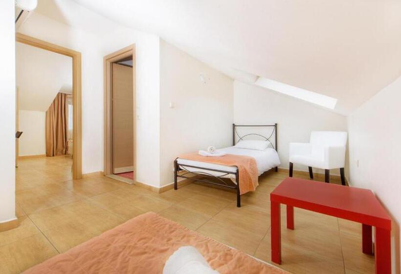 Полулюкс Вид на Море, Princess