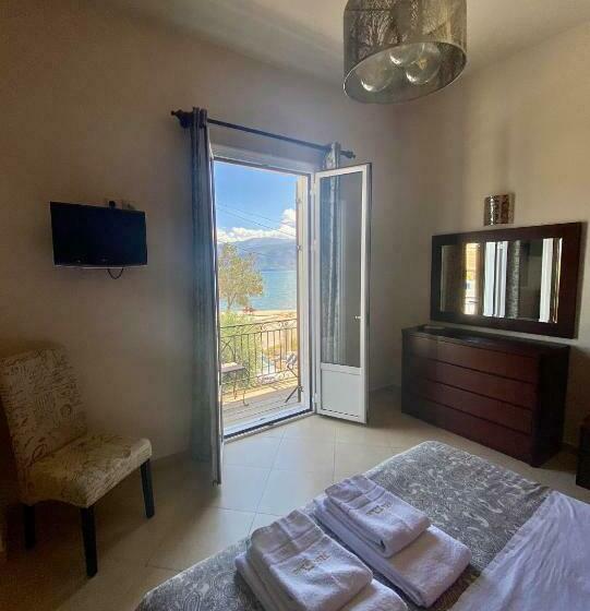 اتاق استاندارد با چشم‌انداز دریا, Pension Hirolakas