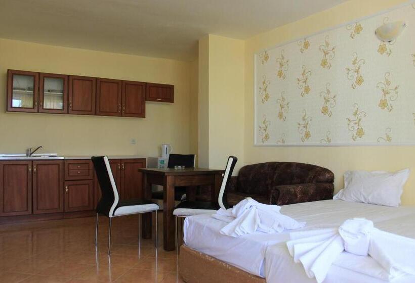 발코니가 있는 2 베드룸 아파트, Ryor Hotel All Inclusive & Free Parking