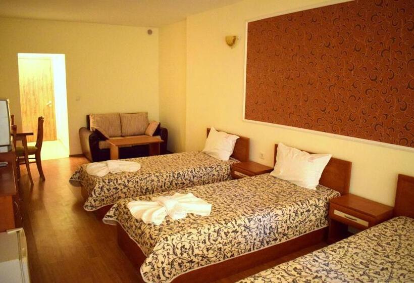 스탠다드 트리플 발코니 룸, Ryor Hotel All Inclusive & Free Parking