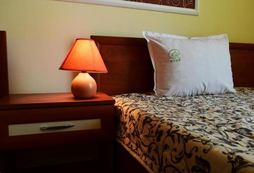 스탠다드 트리플 발코니 룸, Ryor Hotel All Inclusive & Free Parking