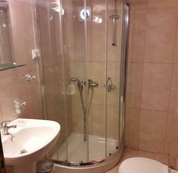 Номер Стандарт, Theofilos City