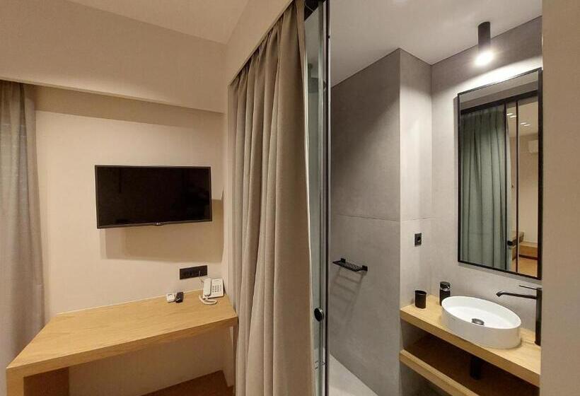 Номер Стандарт Трехместный, Theofilos City