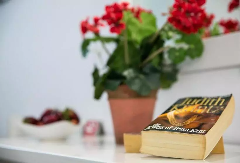 اتاق استاندارد چهار تخته, Eleni Rooms