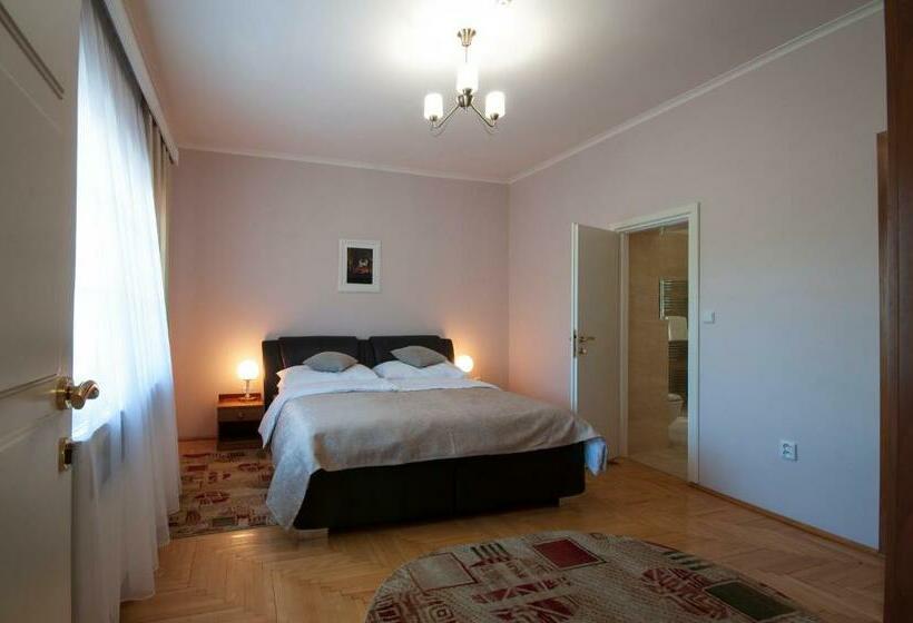 סוויטה, Art Deco Hotel Hoffmann