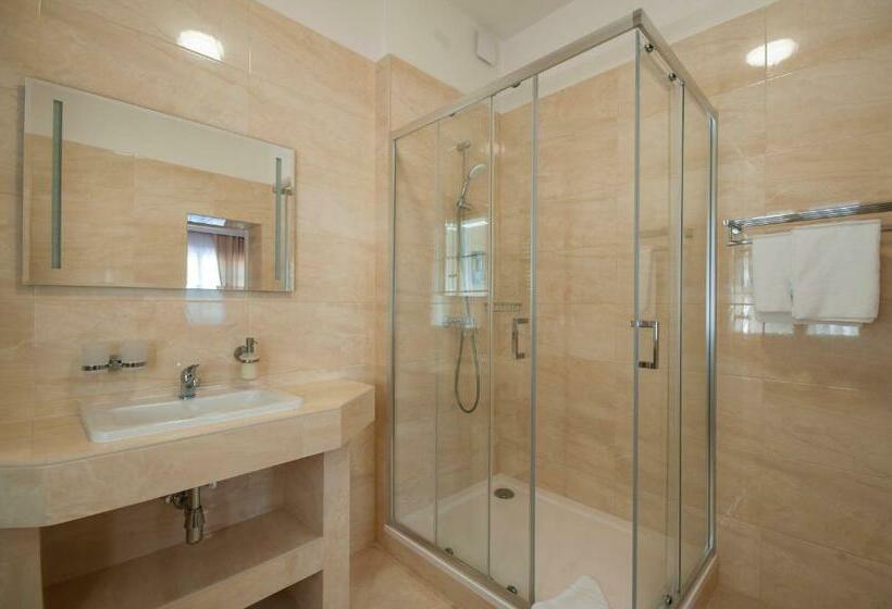 סוויטה, Art Deco Hotel Hoffmann