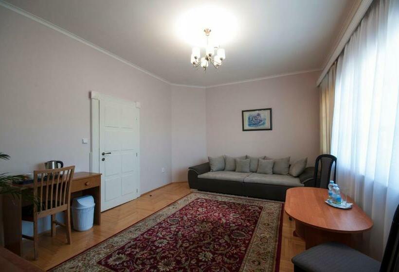 סוויטה, Art Deco Hotel Hoffmann