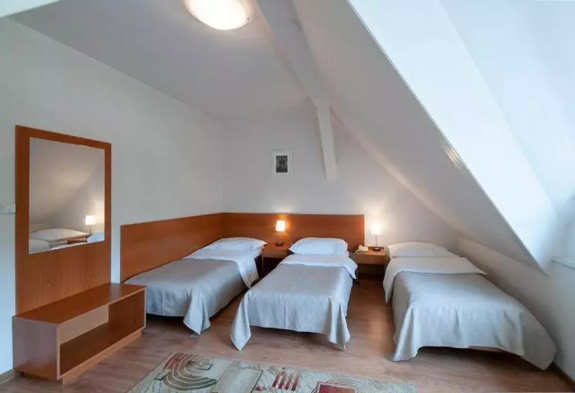 ベーシックトリプルルーム, Art Deco Hotel Hoffmann