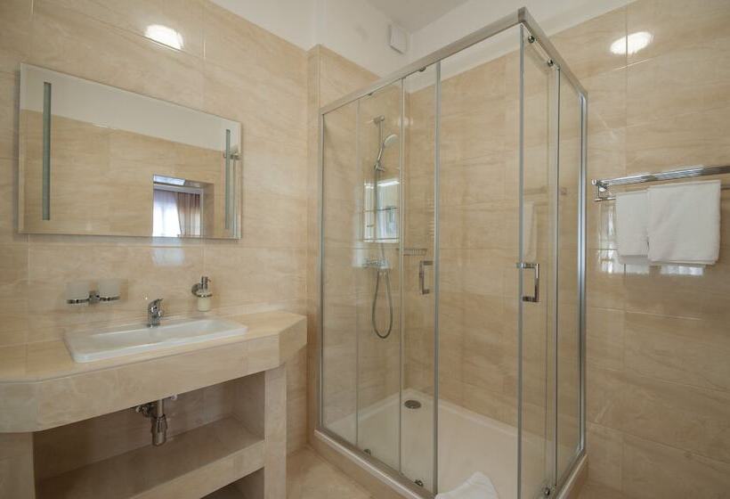 סוויטה, Art Deco Hotel Hoffmann