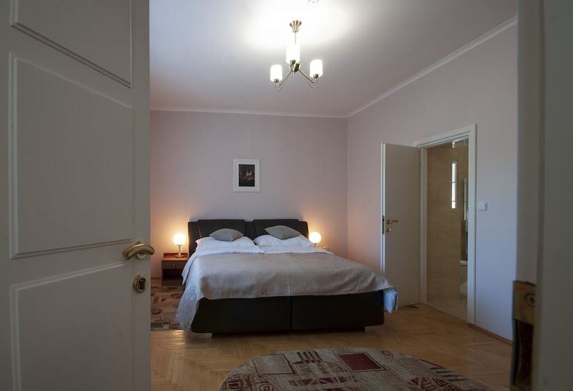 סוויטה, Art Deco Hotel Hoffmann