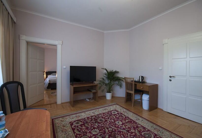 סוויטה, Art Deco Hotel Hoffmann