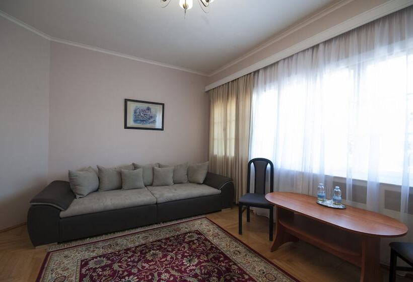 סוויטה, Art Deco Hotel Hoffmann