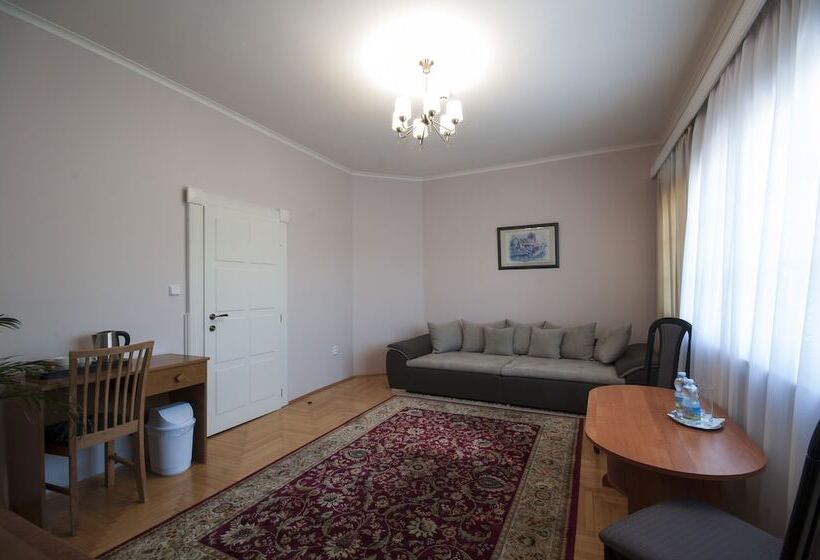 סוויטה, Art Deco Hotel Hoffmann