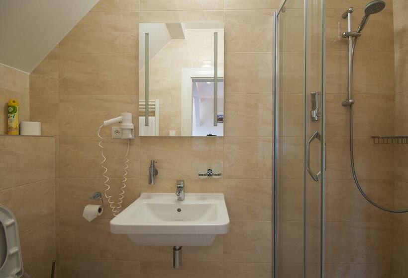 חדר בסיסי לשלושה, Art Deco Hotel Hoffmann