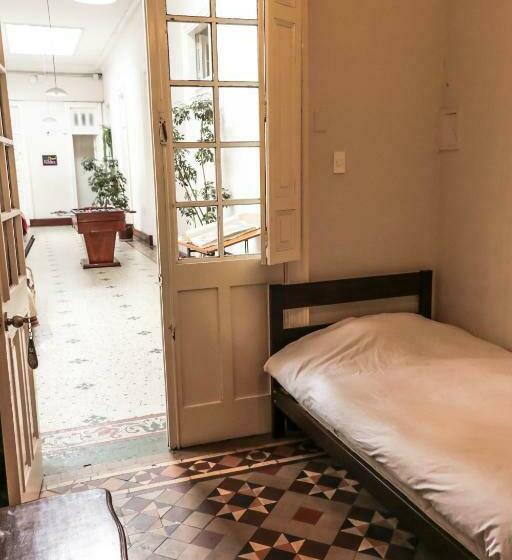 Habitación Triple Estándar, 1900 Hostel