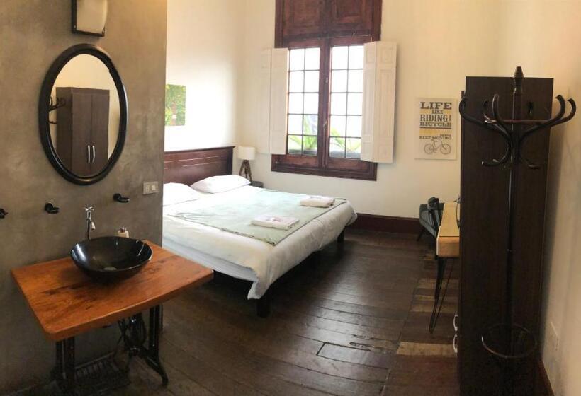 Habitación Estándar Cama King, 1900 Hostel