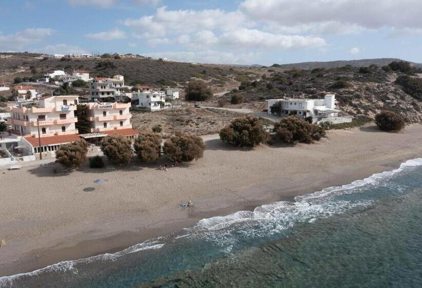 غرفة قياسية فردية, Alexander Beach