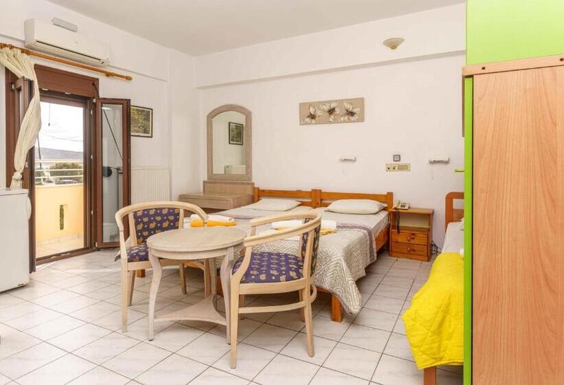 غرفة قياسية رباعية, Alexander Beach