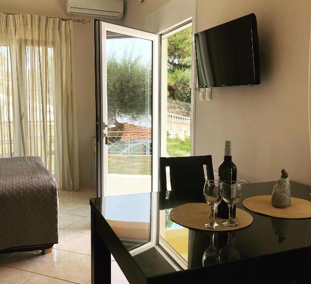 Студия Deluxe, Brentanos Apartments A View Of Paradise