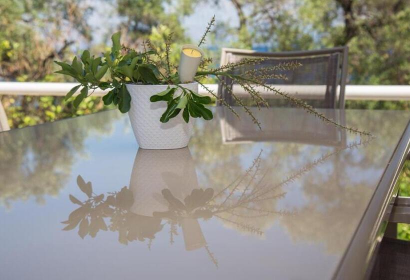 Семейные Апартаменты, Brentanos Apartments A View Of Paradise