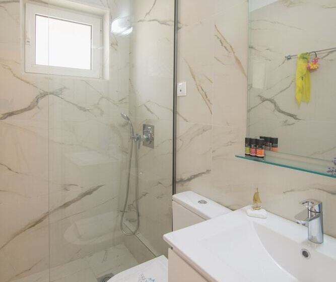 Студия Стандарт, Brentanos Apartments A View Of Paradise