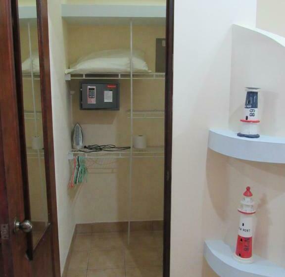 스탠다드 스튜디오, Casas Del Toro Playa Flamingo