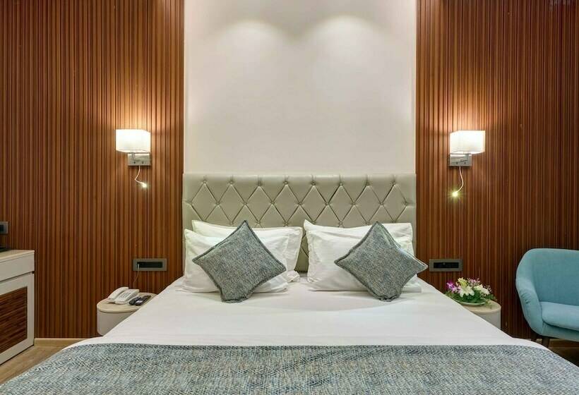 Номер Премиум, Regenta Place Raysons Kolhapur